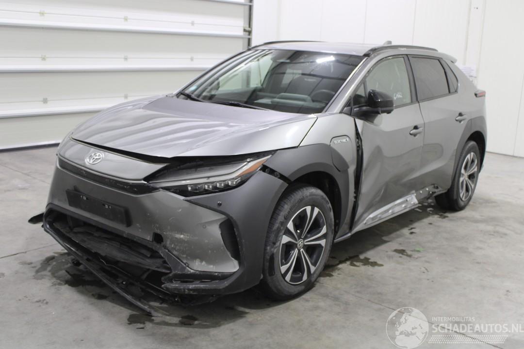 Toyota bZ4X 