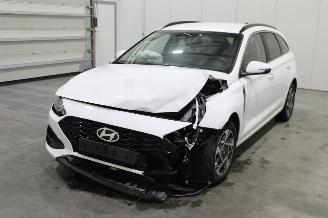 skadebil auto Hyundai I-30 i30 2024/8