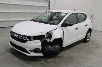 Vaurioauto  passenger cars Dacia Sandero  2025/11