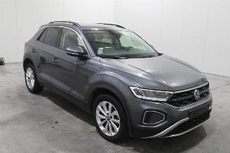 Volkswagen T-Roc  picture 2