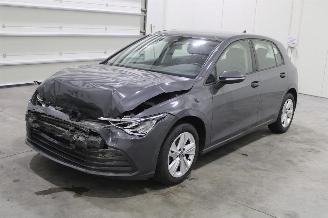 Vaurioauto  passenger cars Volkswagen Golf  2021/6