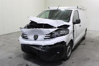 skadebil auto Peugeot Expert  2026/5