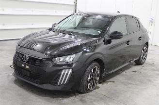 krockskadad bil auto Peugeot 208  2025/3