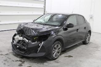 krockskadad bil auto Peugeot 208  2023/8