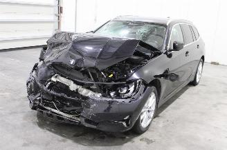 Schadeauto BMW 3-serie 330 2021/5
