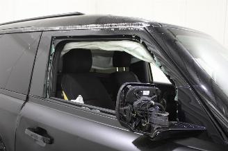 Land Rover Defender  picture 21
