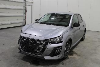 Unfallwagen Peugeot 208  2025/10