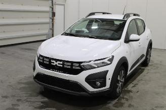 damaged passenger cars Dacia Sandero  2025/6