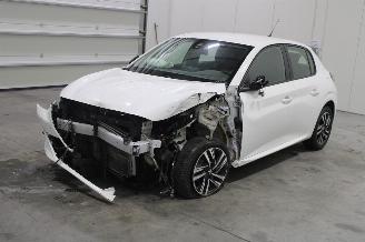 Vaurioauto  passenger cars Peugeot 208  2023/1