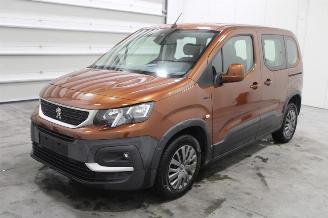 damaged passenger cars Peugeot Rifter  2021/5