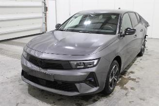 uszkodzony samochody osobowe Opel Astra  2025/4