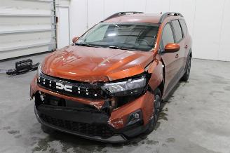 Vaurioauto  passenger cars Dacia Jogger  2026/6