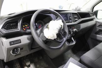 Volkswagen Transporter T6 picture 9