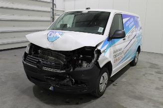 Coche accidentado Volkswagen Transporter T6 2024/5
