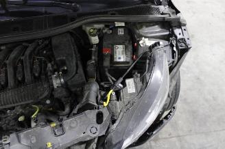 Peugeot 208  picture 22