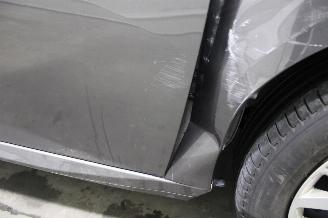 Peugeot 208  picture 8