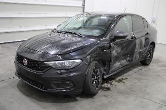 Vaurioauto  passenger cars Fiat Tipo  2020/12