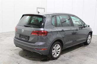 Volkswagen Golf  picture 3