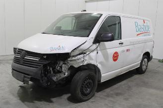 Schadeauto Volkswagen Transporter T6 2024/7