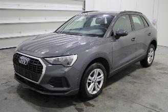 Vaurioauto  passenger cars Audi Q3  2020/7