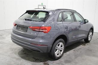 Audi Q3  picture 3