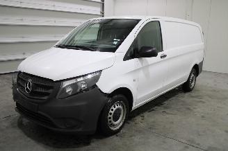 skadebil auto Mercedes Vito  2022/3