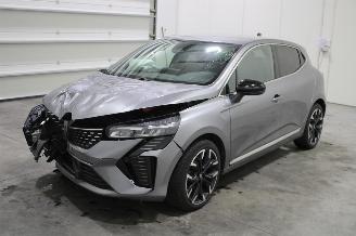 Vaurioauto  passenger cars Renault Clio  2026/8