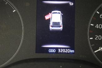 Mazda 2  picture 14