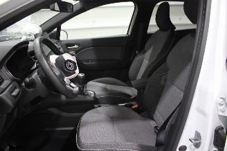 Renault Captur  picture 11