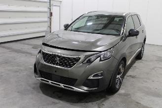 skadebil auto Peugeot 5008  2019/8