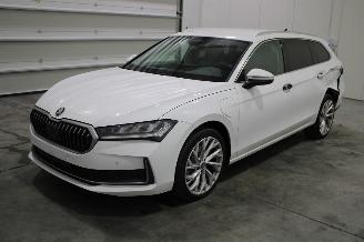 krockskadad bil auto Skoda Superb  2026/3