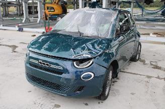 krockskadad bil auto Fiat 500  2026/2