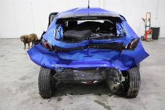 Peugeot 208  picture 10