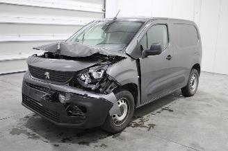 Vaurioauto  passenger cars Peugeot Partner  2021/6
