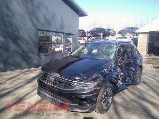 Salvage car Volkswagen Tiguan Tiguan (AD1), SUV, 2016 / 2024 1.5 TSI 16V Evo BlueMotion Technology 2023/5