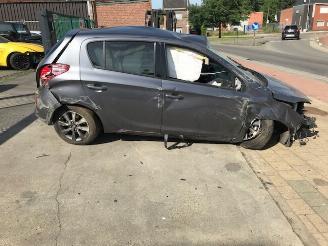Vrakbiler auto Hyundai I-20 1400CC - 73KW  - BENZINE  - 5VIT 2014/1