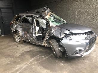 Auto da rottamare Mitsubishi Outlander 2268cc - diesel - 110kw 2015/11