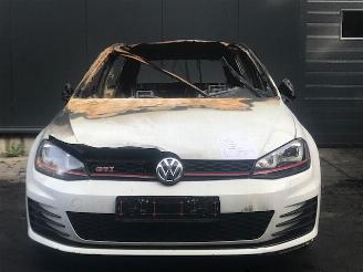 Vrakbiler auto Volkswagen Golf GOLF VII GTI 2000cc BENZINE 162kw 2017/7