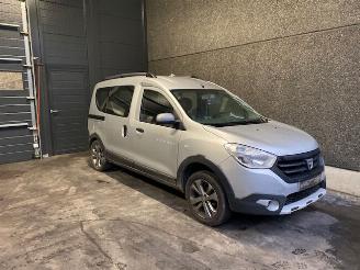 disassembly passenger cars Dacia Dokker 1500 Diesel 5 VIT 2017 66KW 2017/1