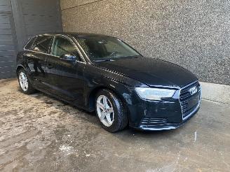Auto da rottamare Audi A3 A3 Sportback (8VA/8VF) Hatchback 5-drs 1.6 TDI 16V Hatchback 4Dr Diesel 1.598cc 85kW (116pk) FWD 2018/1
