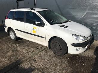 Sloopauto Peugeot 206 SW (2E/K) Combi 2002 / 2007 1.4 HDi Combi/o  Diesel 1.399cc 50kW (68pk) FWD 2006/5