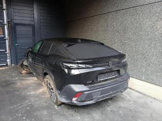 disassembly passenger cars Peugeot 408 408, Liftback, 2022 1.6 16V HYbrid 180 2024/3