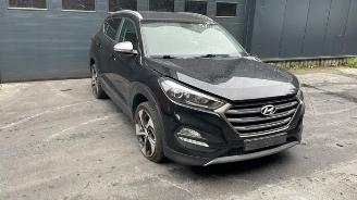 Vrakbiler auto Hyundai Tucson Tucson (TL), SUV, 2015 1.6 T-GDi 16V 2WD 2018/5