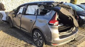 Renault Scenic  picture 2