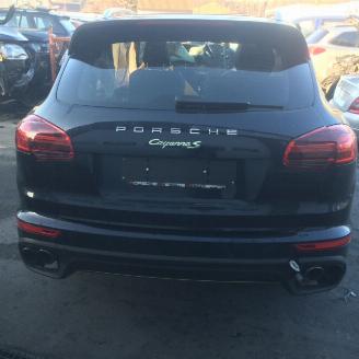 Uttjänta bilar auto Porsche Cayenne HYBRIDE 2016/1