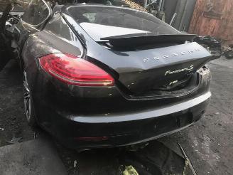 demontáž osobní automobily Porsche Panamera 3000CC - BENZINE HYBRIDE 2015/1