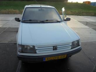 Auto da rottamare Peugeot 309 309 II (3C/3A), Hatchback, 1989 / 1994 1.4 GR,GL,XL,SL,Profil 1989/4