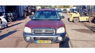 Salvage car Hyundai Santa Fe Santa Fe I, SUV, 2000 / 2006 2.4 16V 4x2 2004/12