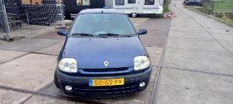 krockskadad bil auto Renault Clio  2001/3