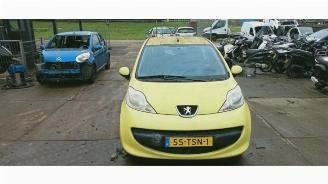 Coche siniestrado Peugeot 107 107, Hatchback, 2005 / 2014 1.0 12V 2006/3
